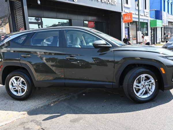 Photos of 2025 Hyundai Tucson exterior, interior, dashboard, and rear view