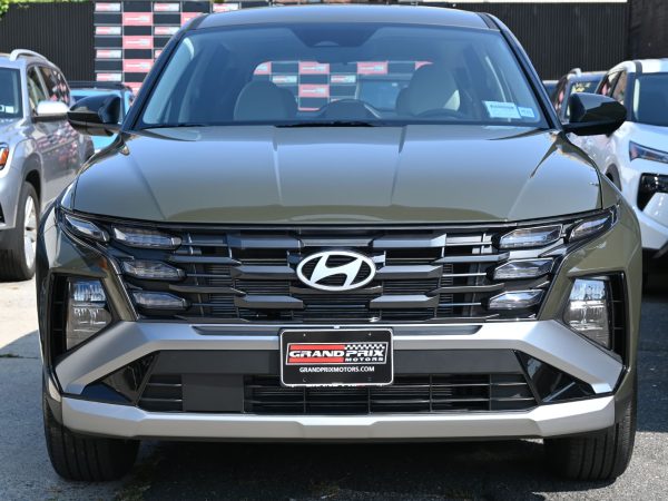 Photos of 2025 Hyundai Tucson exterior, interior, dashboard, and rear view