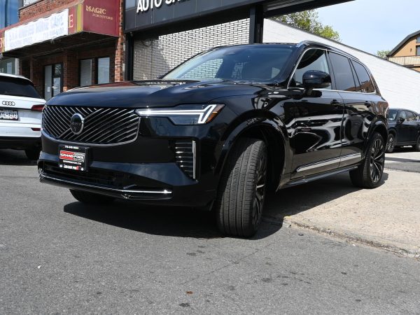 Side profile of 2025.5 Volvo XC90 highlighting sculpted lines